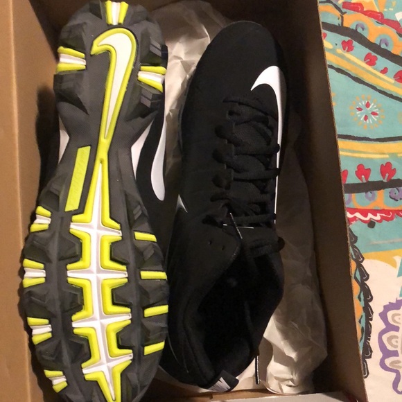 Nike - Picture 3 of 6